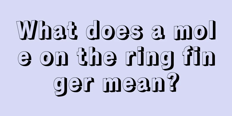 What does a mole on the ring finger mean?