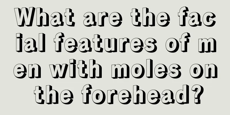 What are the facial features of men with moles on the forehead?
